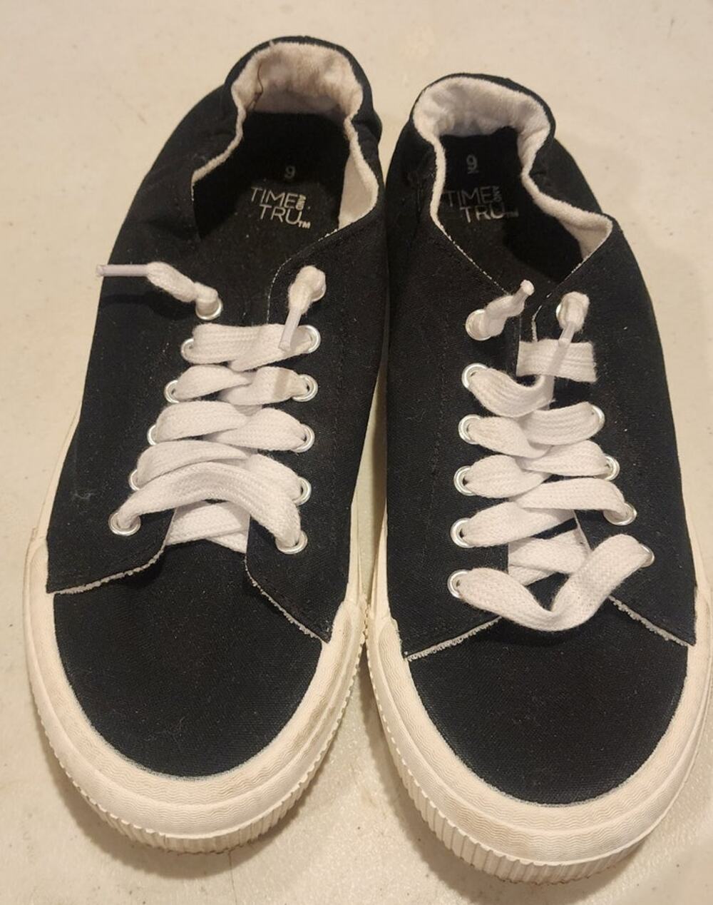 Time and Tru Womens Size 9 Black Canvas Low Top Lace Up Sneakers Shoes